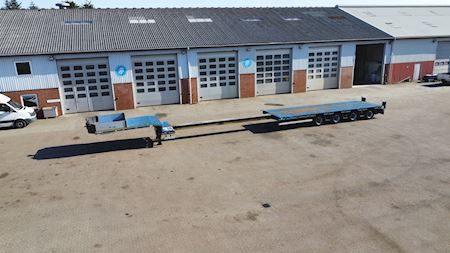 Goldhofer STN - L 4 (245) A Low loader