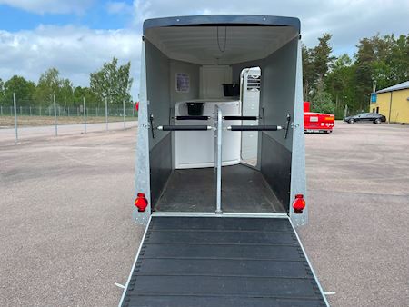 Humbaur Notos Alu Pferdetransporter