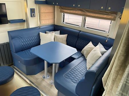 DAF Lehel horsebox 210 LF Horse transporter