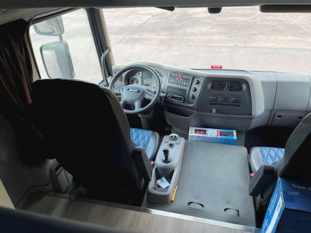 DAF Lehel horsebox 210 LF Horse transporter